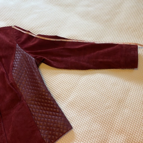 Isaac Mizrahi Live suede and quilted leather jacket with pockets.Burgundy color - Picture 11 of 11